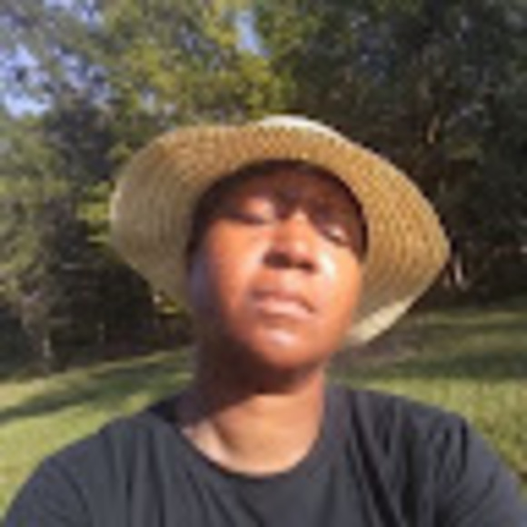 Meet your Posher, Lisa - Picture 1 of 1